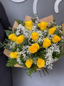 12 Yellow Roses